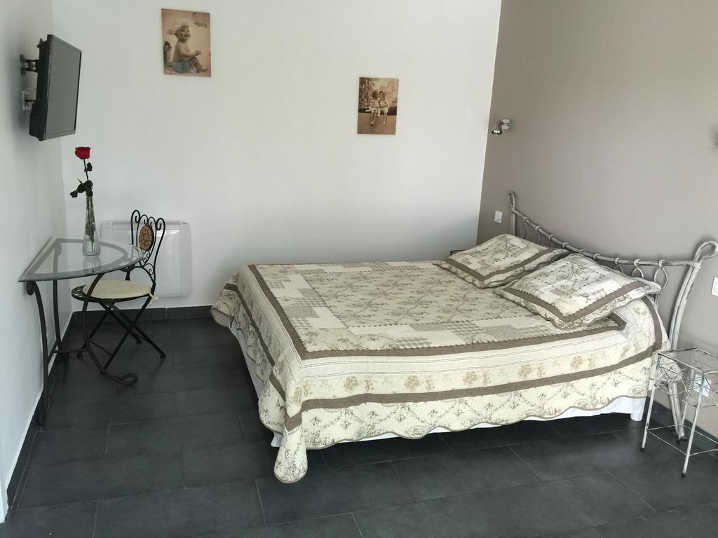 Chambres D'Hotes Le Mas Du Bijou Bleu Puget-sur-Argens Esterno foto