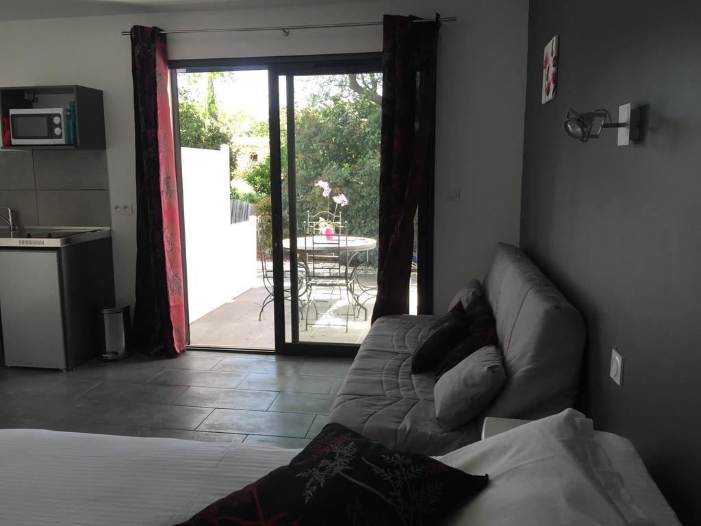Chambres D'Hotes Le Mas Du Bijou Bleu Puget-sur-Argens Esterno foto